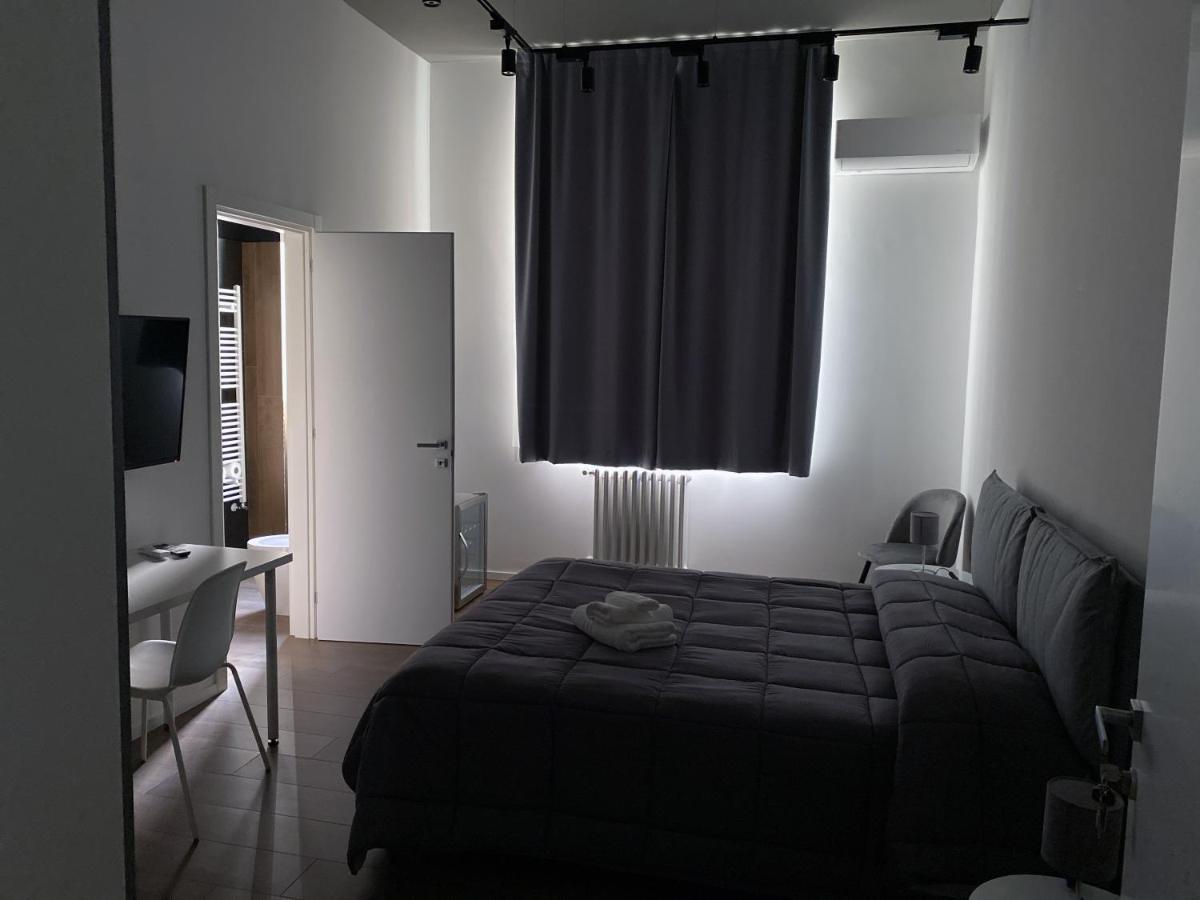 Business Home Via Isonzo B&B Фоджиа Экстерьер фото